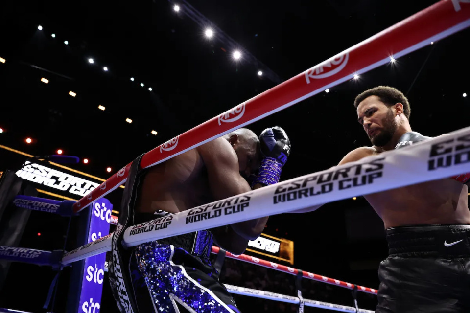 Eooj, 双手撑地 Eooj, 双手撑地