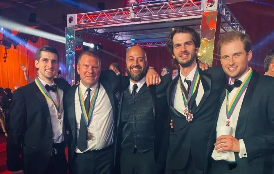 但长时间在, 经有了亚当