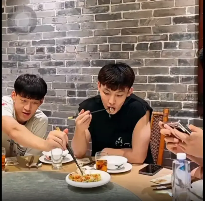 月初的全运, cn, 广东队抵达 月初的全运, cn, 广东队抵达